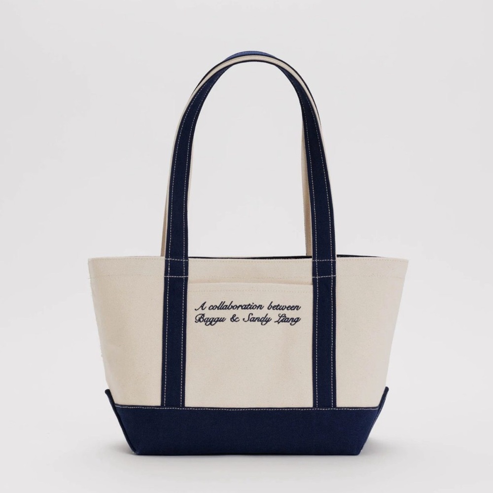 BAGGU Cream and Navy Canvas Tote NEW NWT